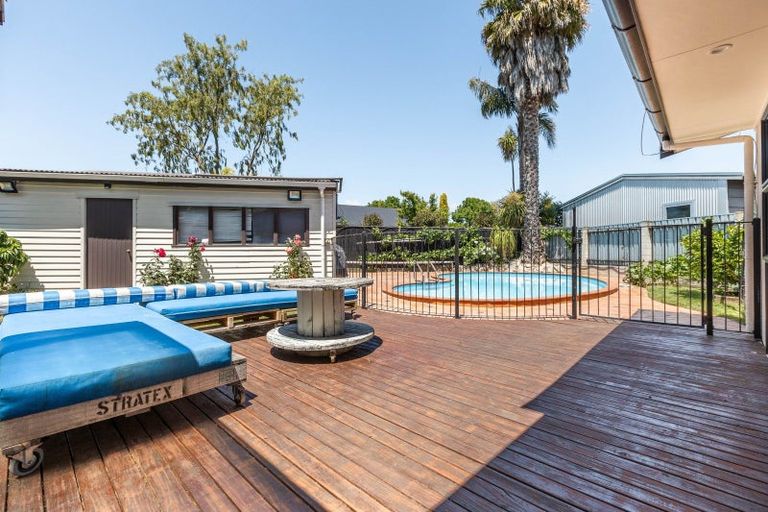 Photo of property in 105 Middle Road, Havelock North, 4130