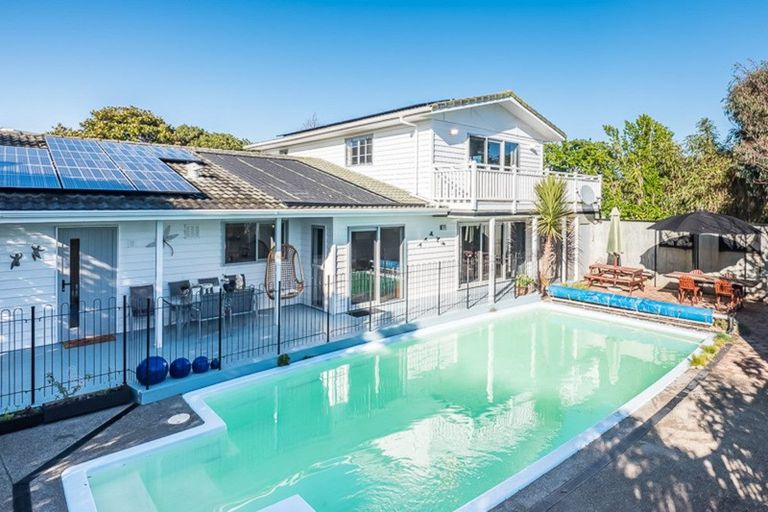 Photo of property in 6 Hicks Crescent, Waikanae Beach, Waikanae, 5036