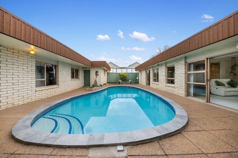 Photo of property in 122 Edinburgh Street, Pukekohe, 2120