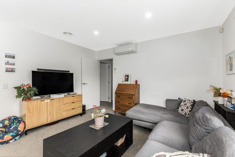 Photo of property in 59b Larsen Crescent, Tawa, Wellington, 5028