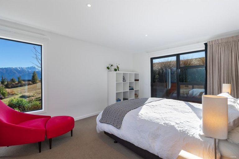 Photo of property in 5 Hackett Road, Jacks Point, Queenstown, 9371