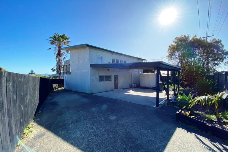 Photo of property in 1412 Whangaparaoa Road, Army Bay, Whangaparaoa, 0930