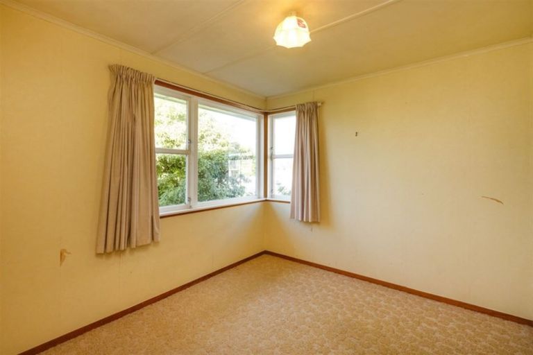 Photo of property in 11 Somerset Crescent, Highbury, Palmerston North, 4412