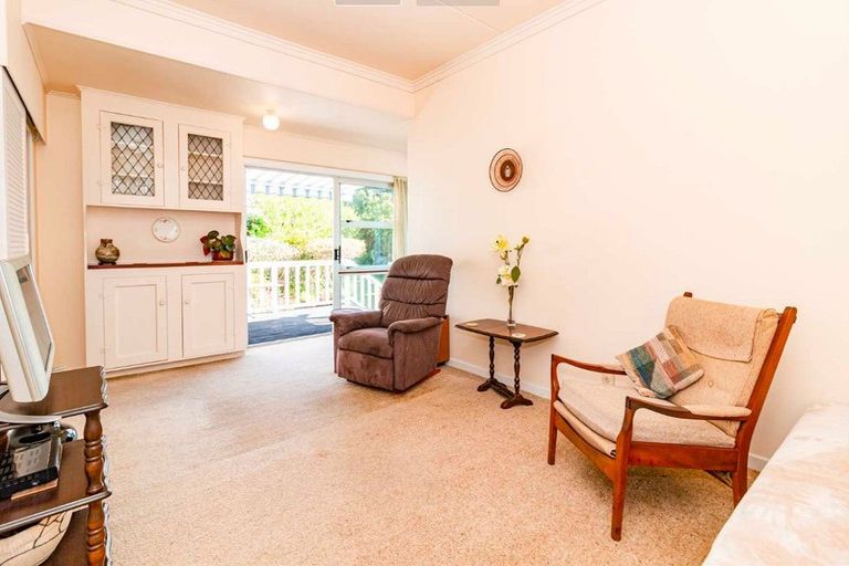 Photo of property in 12 Saint Leonard Street, Saint Johns Hill, Whanganui, 4501