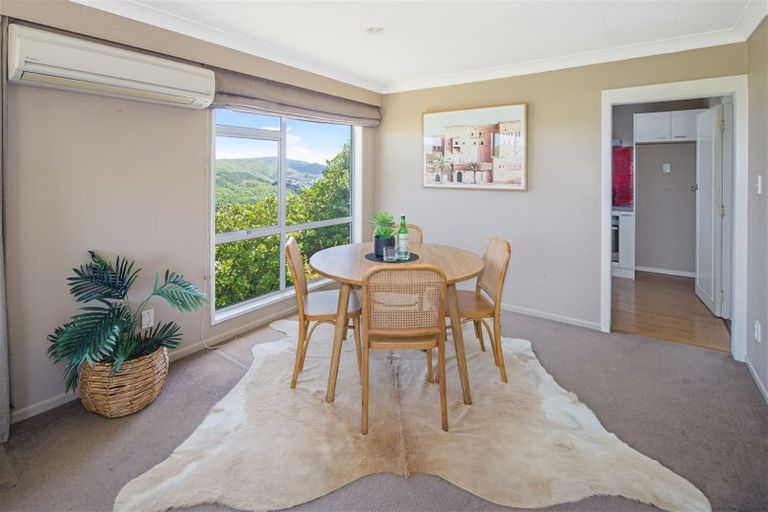 Photo of property in 27 Lomita Road, Johnsonville, Wellington, 6037