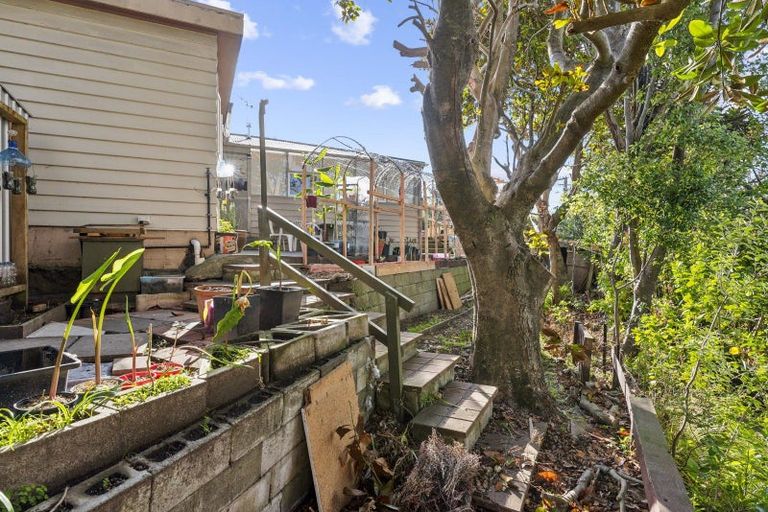 Photo of property in 16 Eatwell Avenue, Paraparaumu Beach, Paraparaumu, 5032