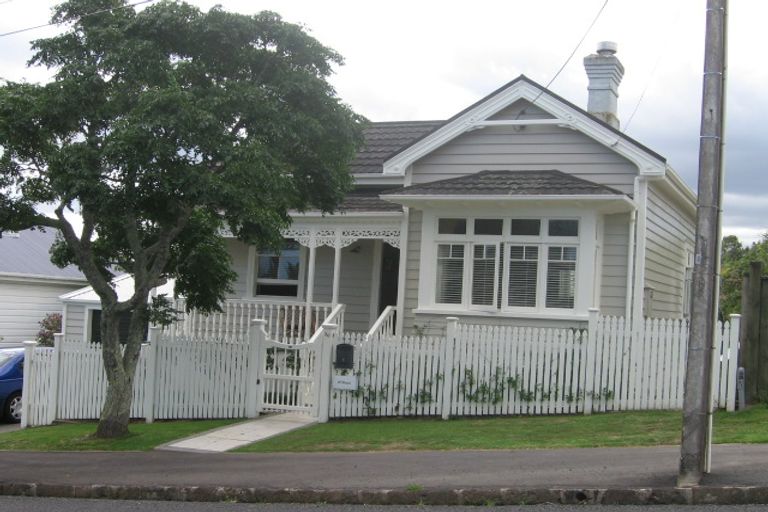 Photo of property in 20 Patuone Avenue, Devonport, Auckland, 0624
