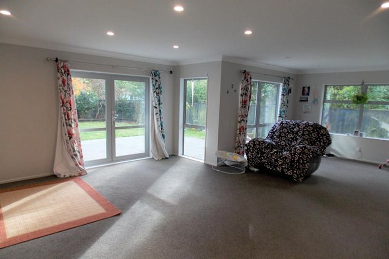 Photo of property in 2/368 Stokes Valley Road, Stokes Valley, Lower Hutt, 5019