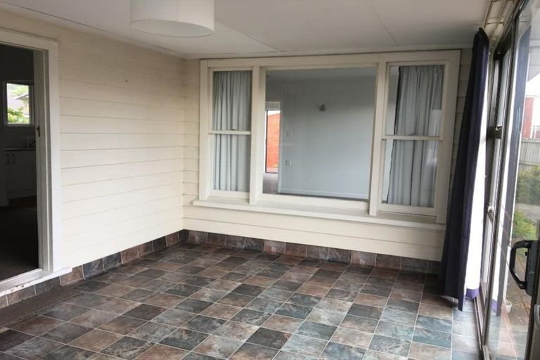 Photo of property in 99 Avonhead Road, Avonhead, Christchurch, 8042