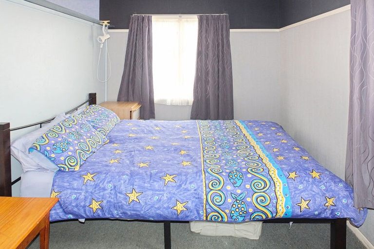 Photo of property in 4 Andresen Street, Foxton Beach, Foxton, 4815