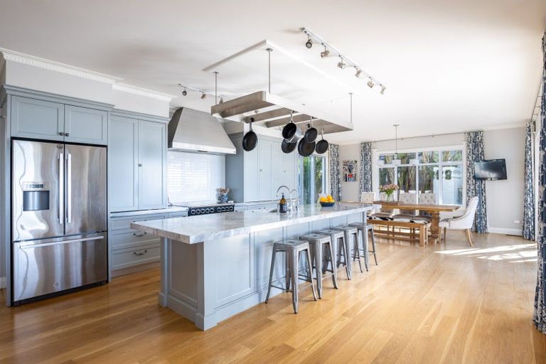 Photo of property in 10 Woolcombe Terrace, New Plymouth, 4310