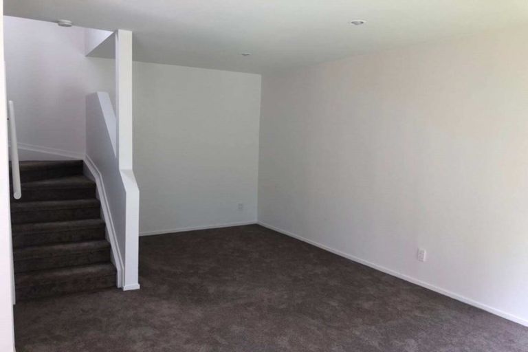 Photo of property in 3 Sun Place, Henderson, Auckland, 0612