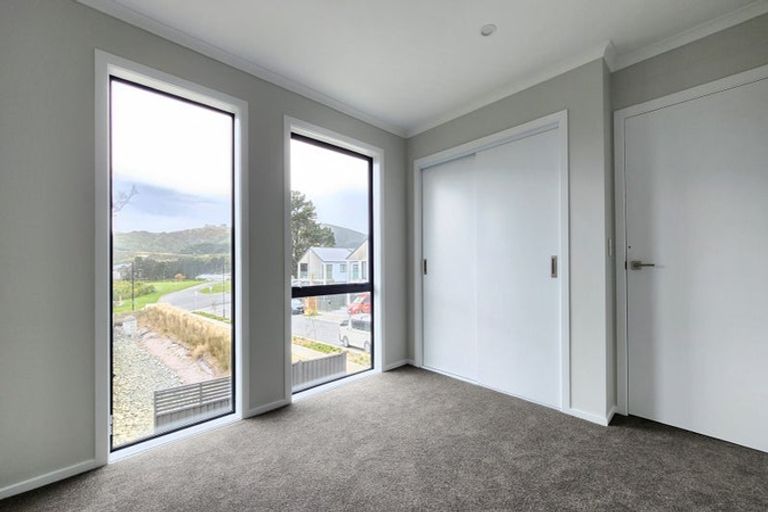 Photo of property in 12 Koreke Close, Kenepuru, Porirua, 5022