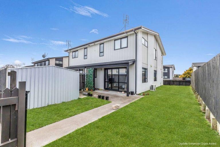 Photo of property in 27 Discovery Place, Marfell, New Plymouth, 4310