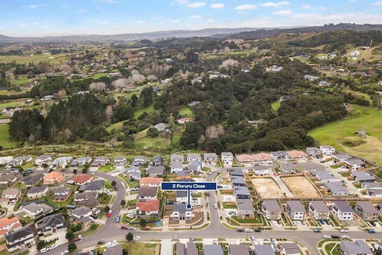 Photo of property in 2 Poruru Close, Papakura, 2110