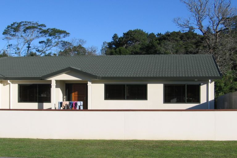 Photo of property in 11 Patsy O'hara Place, Swanson, Auckland, 0612