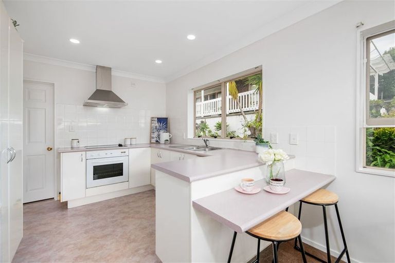 Photo of property in 35e Edmonton Road, Henderson, Auckland, 0612