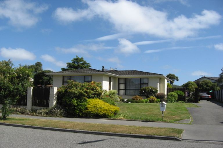 Photo of property in 15 Talltree Avenue, Avonhead, Christchurch, 8042