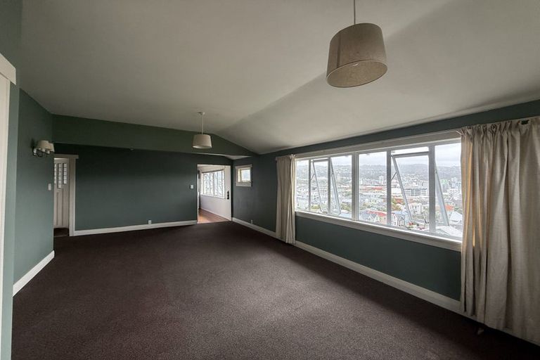 Photo of property in 30 Austin Street, Mount Victoria, Wellington, 6011