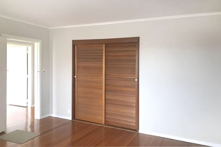 Photo of property in 33 Glenview Road, Glen Eden, Auckland, 0602