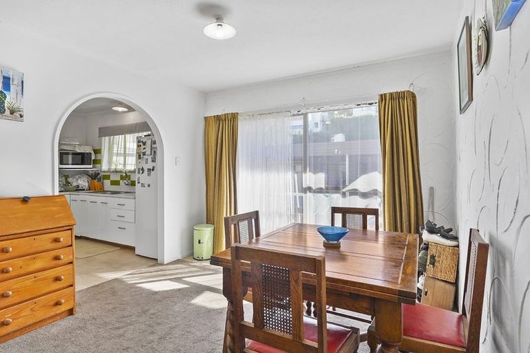 Photo of property in 2/10 Hunter Street, Hamilton Lake, Hamilton, 3204