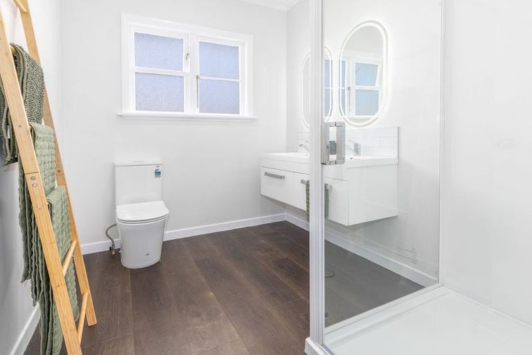 Photo of property in 19 Bowen Street, Levin, 5510