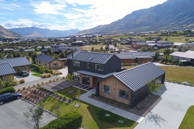 Photo of property in 6 Polperro Court, Jacks Point, Queenstown, 9371
