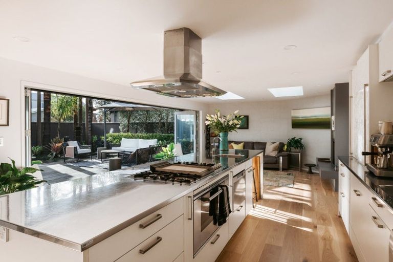 Photo of property in 241 Oceanbeach Road, Mount Maunganui, 3116