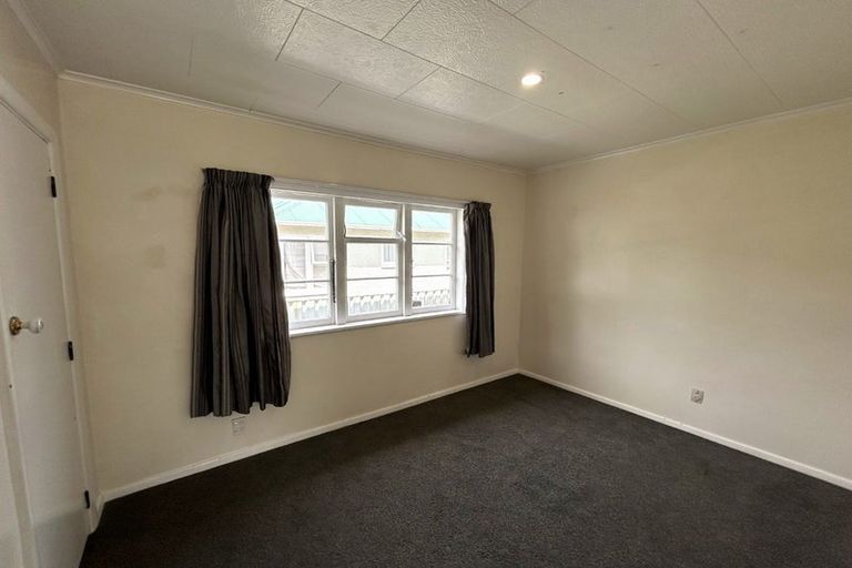 Photo of property in 14 Peel Place, Wainuiomata, Lower Hutt, 5014