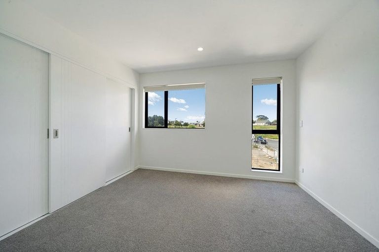 Photo of property in 5 Mataitai Road, Hobsonville, Auckland, 0618