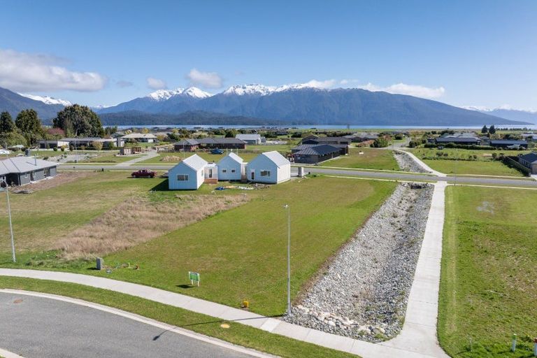 Photo of property in 32 Te Kuaha Crescent, Te Anau, 9600