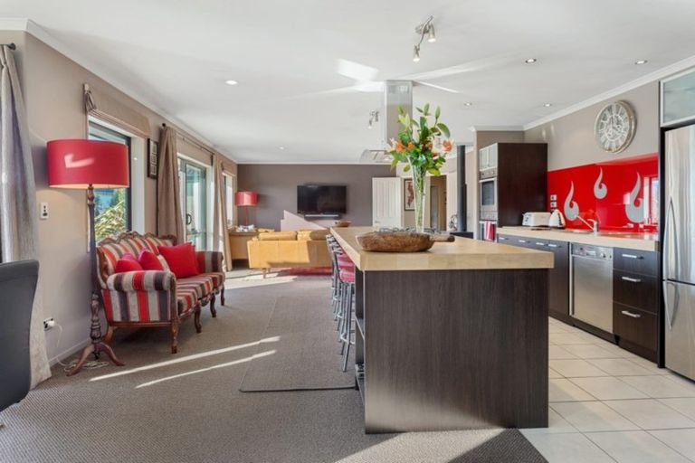 Photo of property in 17 Cheapside Street, Oxford, 7430