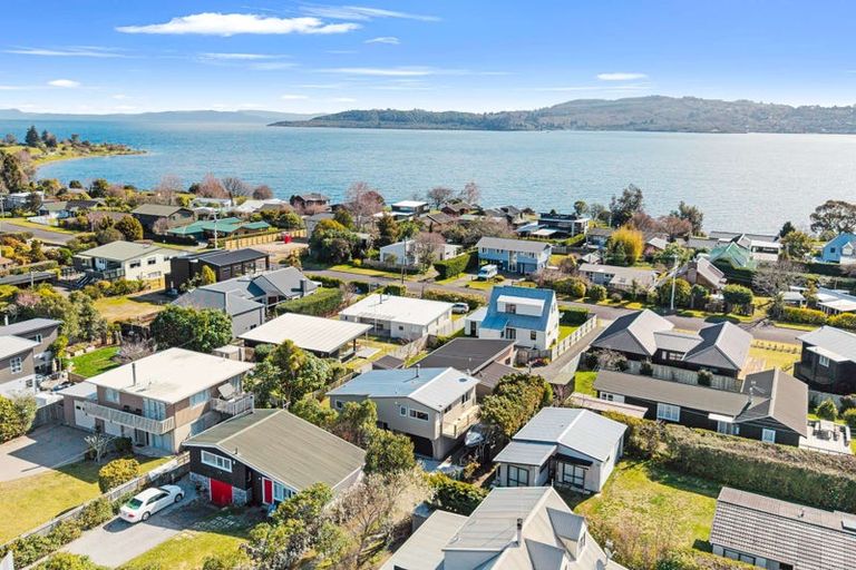 Photo of property in 3a Wharewaka Road, Wharewaka, Taupo, 3330