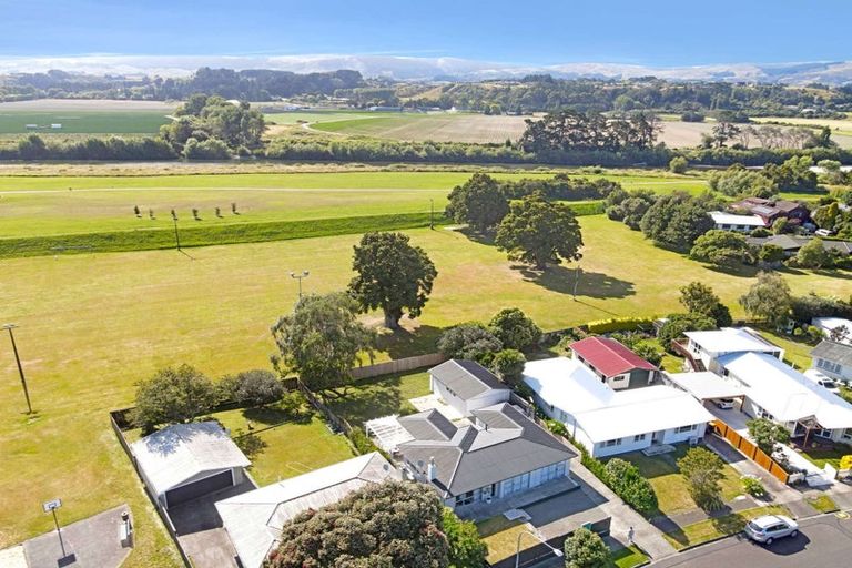 Photo of property in 37 Waterloo Crescent, Hokowhitu, Palmerston North, 4410