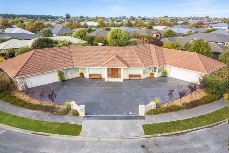Photo of property in 20 Amoka Crescent, Parklands, Christchurch, 8083