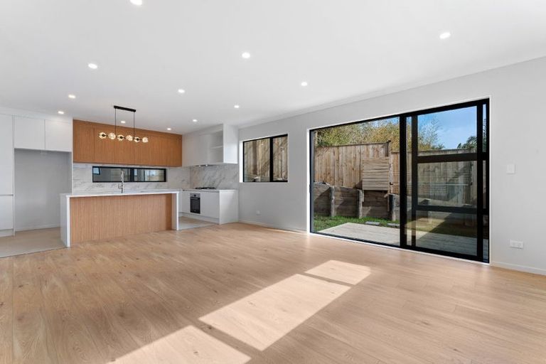 Photo of property in 70b Awaruku Road, Torbay, Auckland, 0630