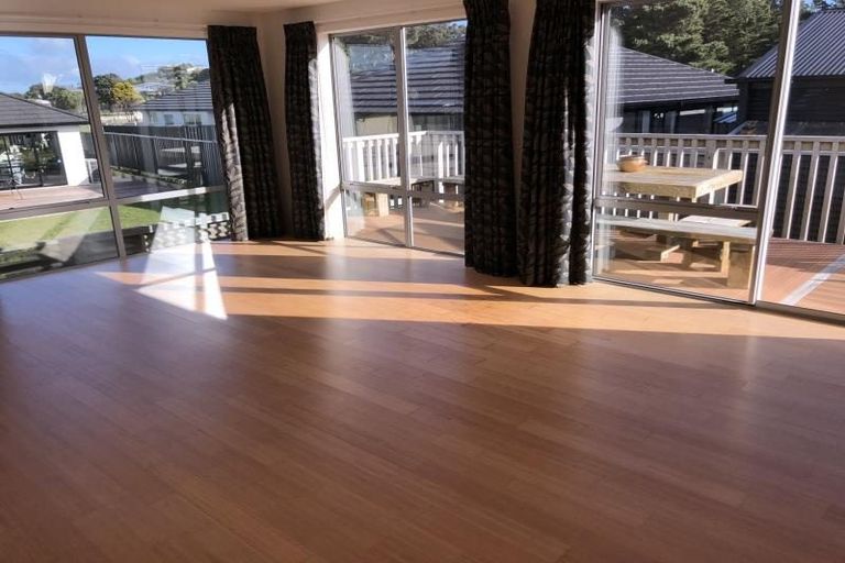 Photo of property in 11 Otonga Heights, Maungaraki, Lower Hutt, 5010