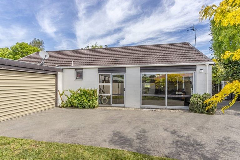 Photo of property in 1/310 Memorial Avenue, Burnside, Christchurch, 8053