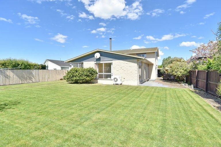 Photo of property in 55 Winters Road, Redwood, Christchurch, 8051