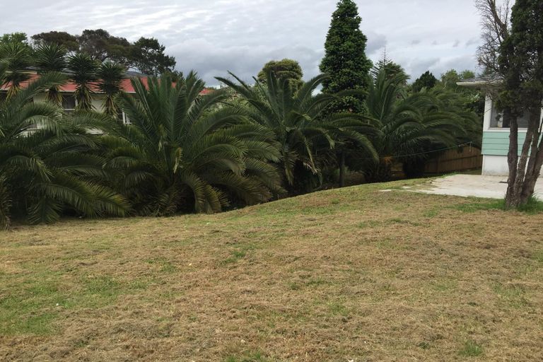 Photo of property in 35 Landon Avenue, Mangere East, Auckland, 2024