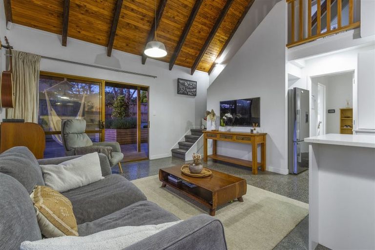 Photo of property in 19 Bernard Magnus Lane, Greenhithe, Auckland, 0632