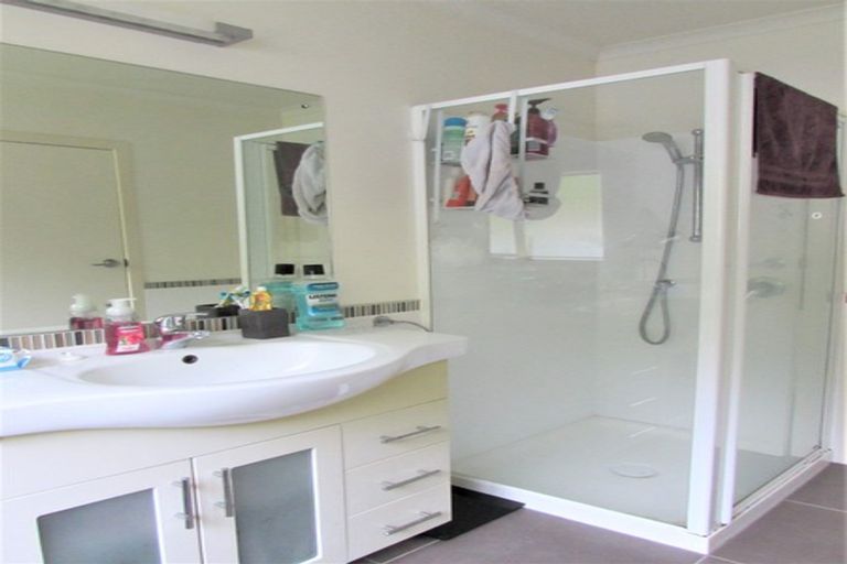 Photo of property in 2 Downing Street, Crofton Downs, Wellington, 6035