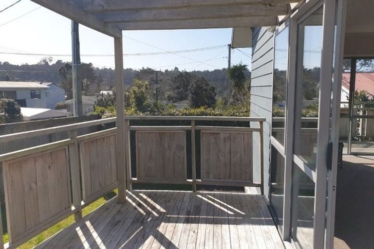 Photo of property in 3 Gazelle Avenue, Beach Haven, Auckland, 0626