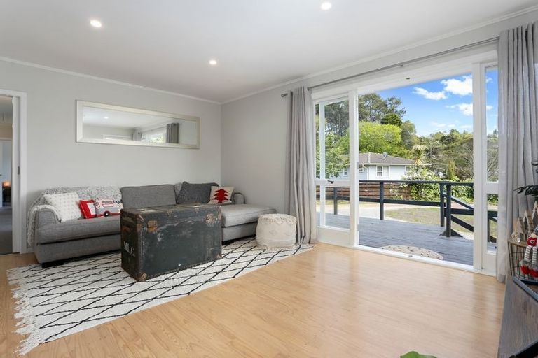 Photo of property in 36 Castleford Street, Green Bay, Auckland, 0604