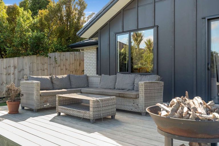 Photo of property in 36a Hand Road, Helensville, 0800