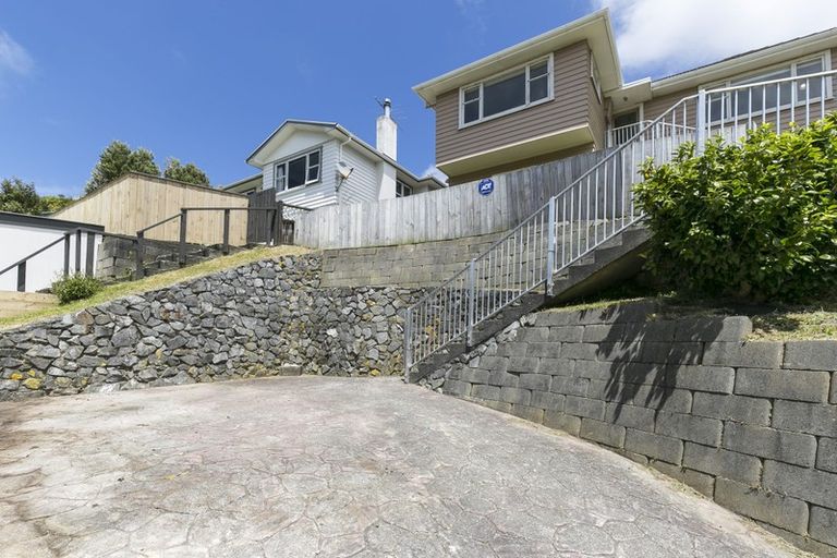 Photo of property in 95 Kenmore Street, Newlands, Wellington, 6037