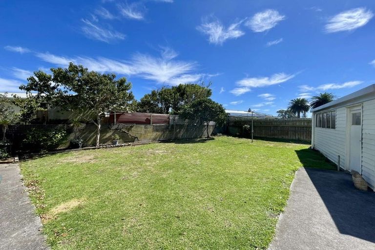 Photo of property in 142 Cracroft Street, Waitara, 4320
