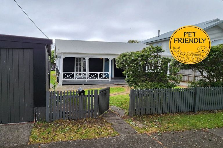 Photo of property in 23 Richmond Street, Fitzroy, New Plymouth, 4312