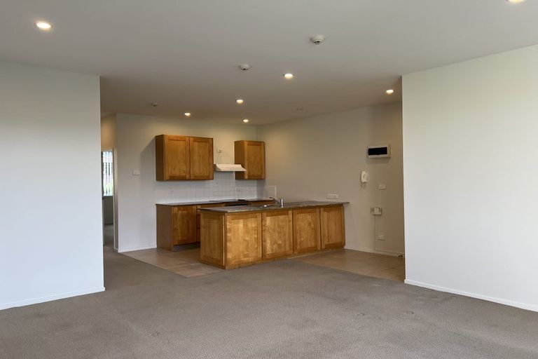 Photo of property in 1/63 Kestev Drive, Flat Bush, Auckland, 2016