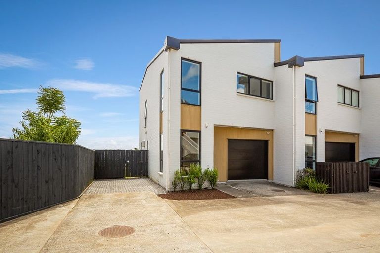 Photo of property in 4 Frances Bryers Road, Hobsonville, Auckland, 0616